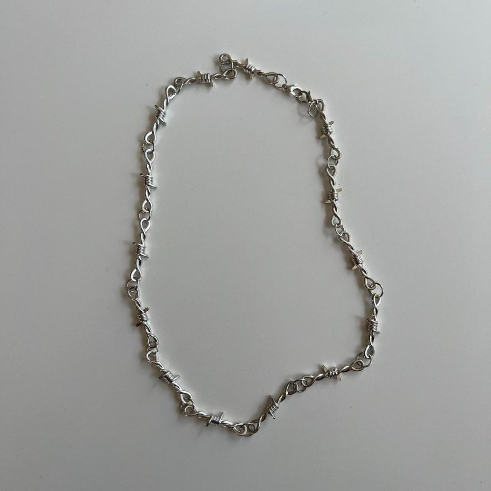 Y2K 2000s vintage style barbwire thorn emo grunge chain silver necklace